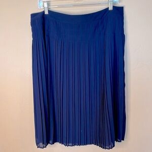 NEW Navy blue pleated chiffon midi skirt DE Collection Womens Sz L